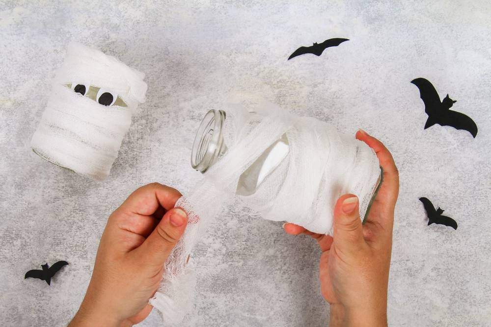 DIY : Réaliser une guirlande lumineuse avec des pots de miel