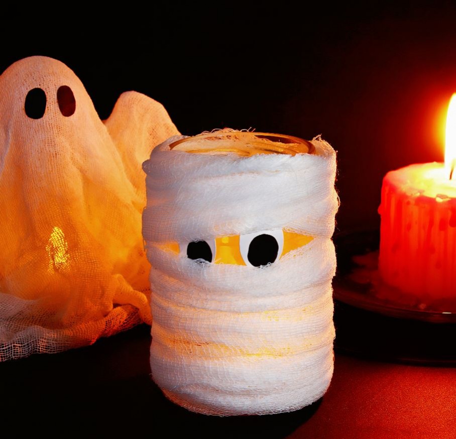 3 DIY effrayants à l’aide d’un bocal pour décorer sa table d’Halloween